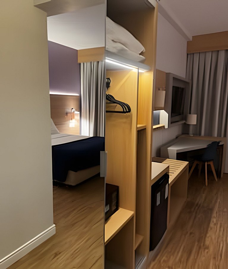 Studio bem localizado próximo a praia na Pompéia