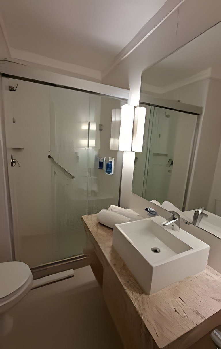 Studio a poucos passos do mar em Santos-SP