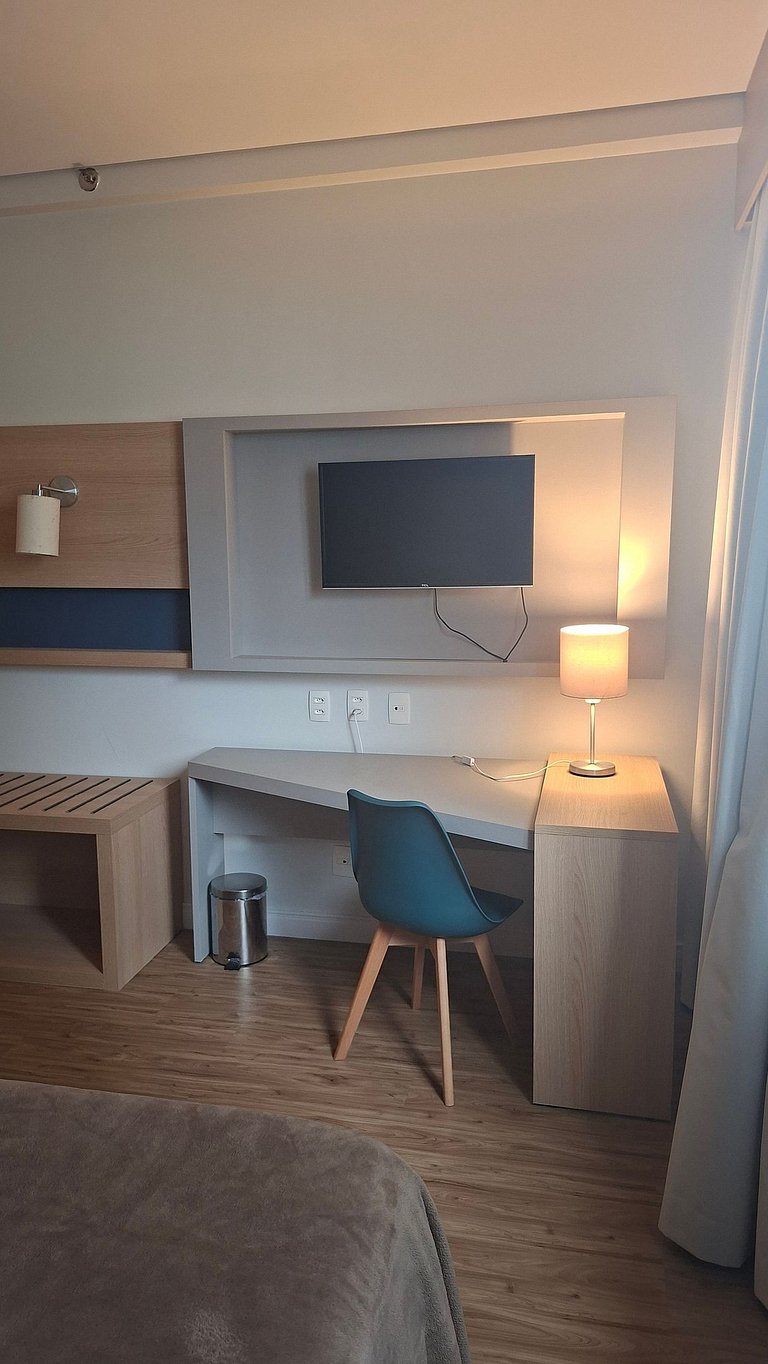 Flat a apenas 1 minuto da praia em Santos-SP