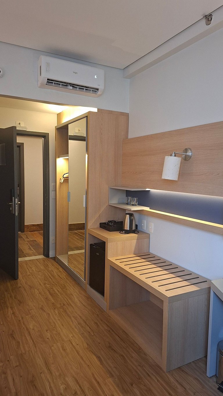 Flat a apenas 1 minuto da praia em Santos-SP