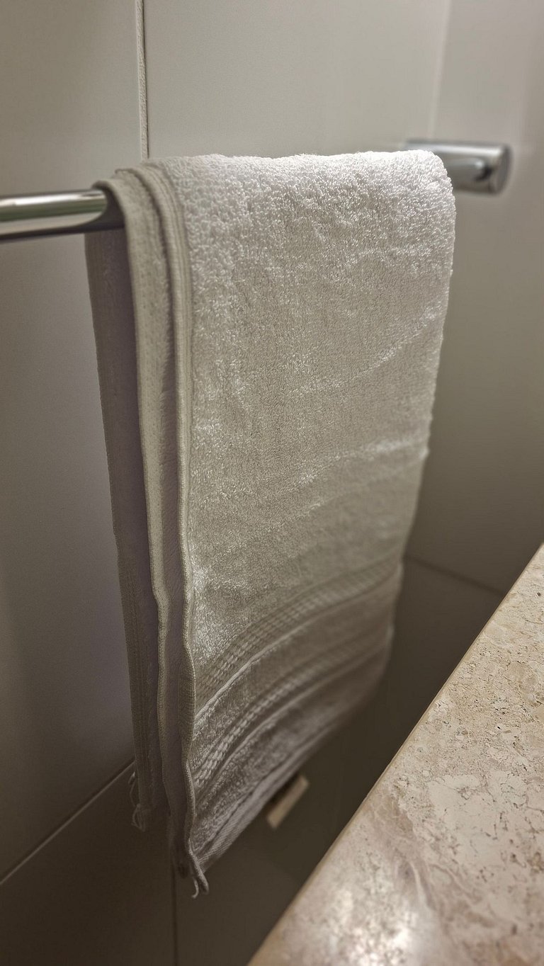 Studio com cama king a 50 metros da praia