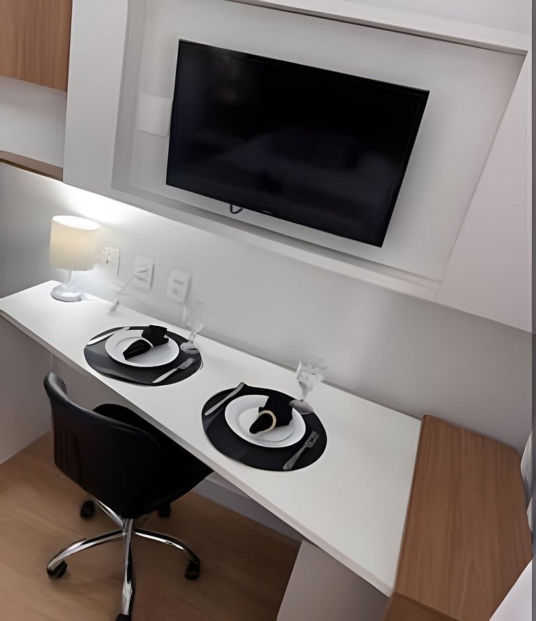 Flat na quadra da praia com cama queen!