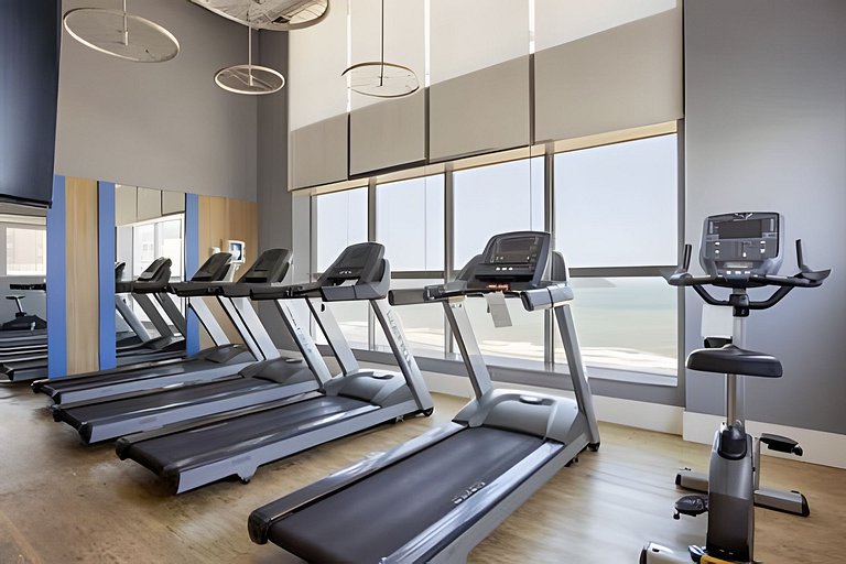 Flat na quadra da praia com cama king!