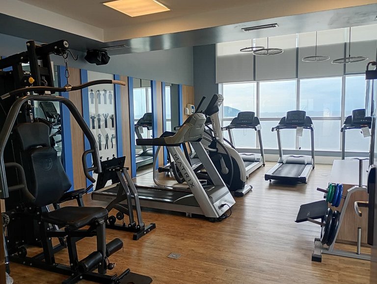 Flat a apenas 1 minuto da praia em Santos-SP