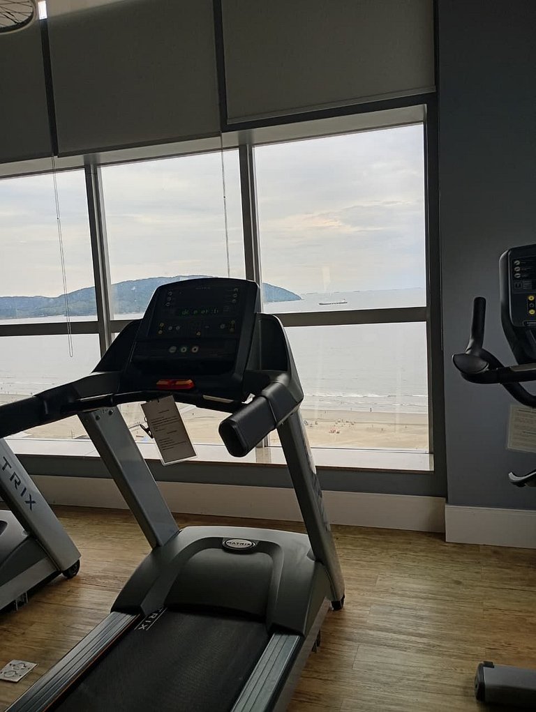 Flat a apenas 1 minuto da praia em Santos-SP