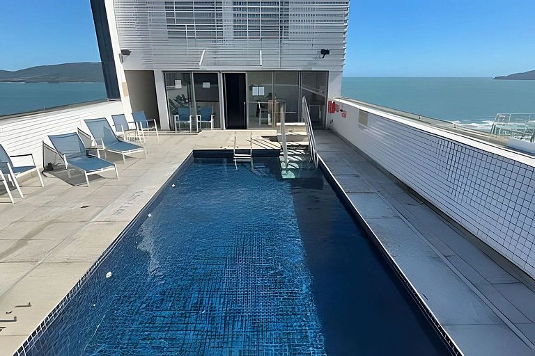 Flat a apenas 1 minuto da praia em Santos-SP