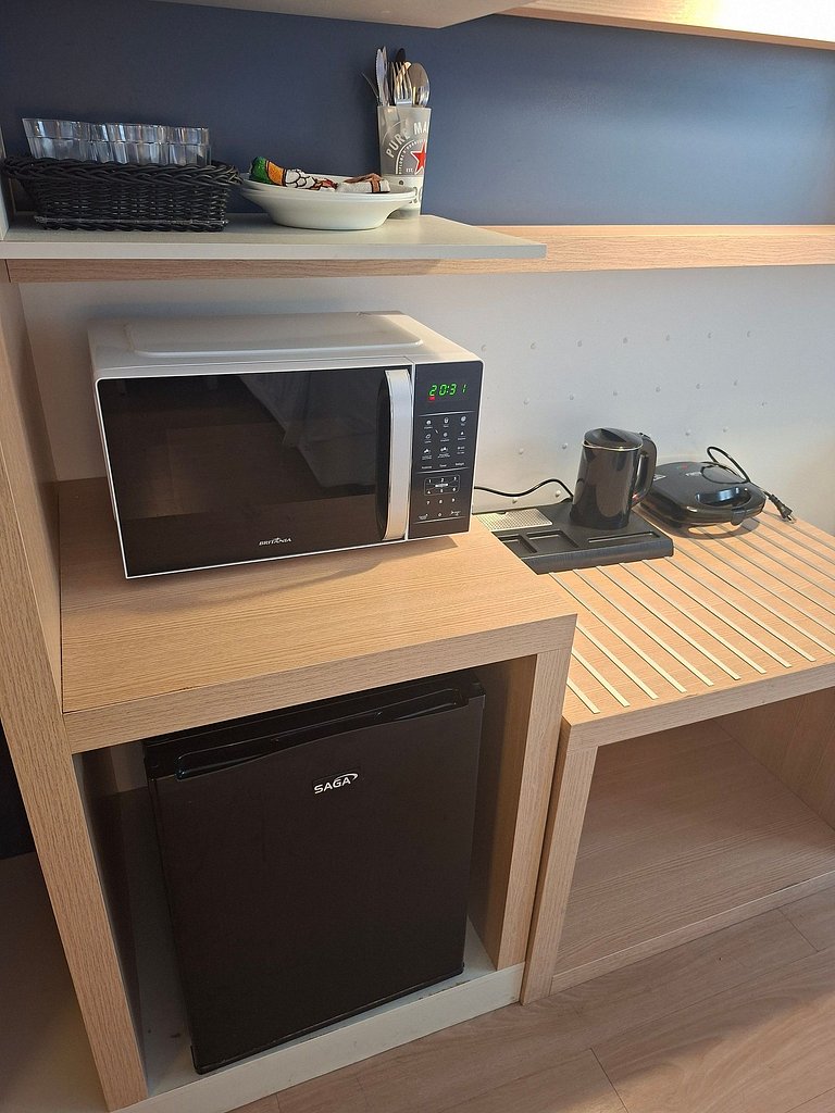 Flat na quadra da praia com cama king!