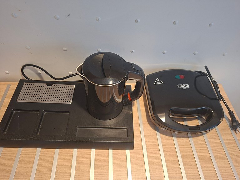 Flat na quadra da praia com cama king!