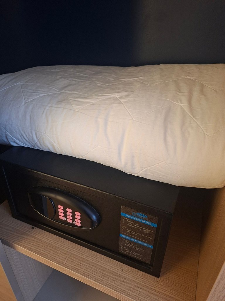 Flat na quadra da praia com cama king!