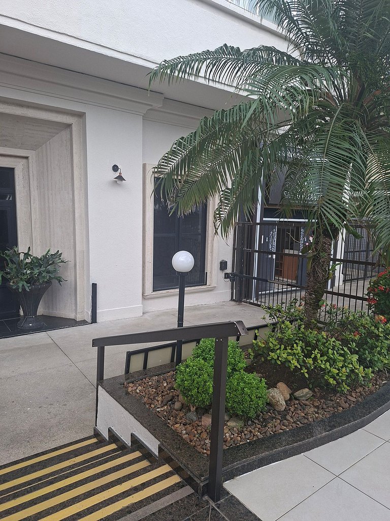 Apto decorado de Frente à Praia – Boqueirão/Santos