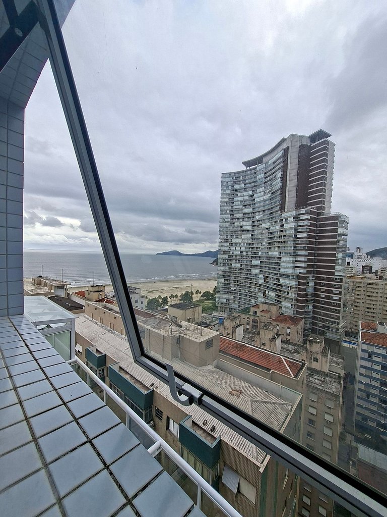 Studio com vista mar na quadra da praia de Santos!
