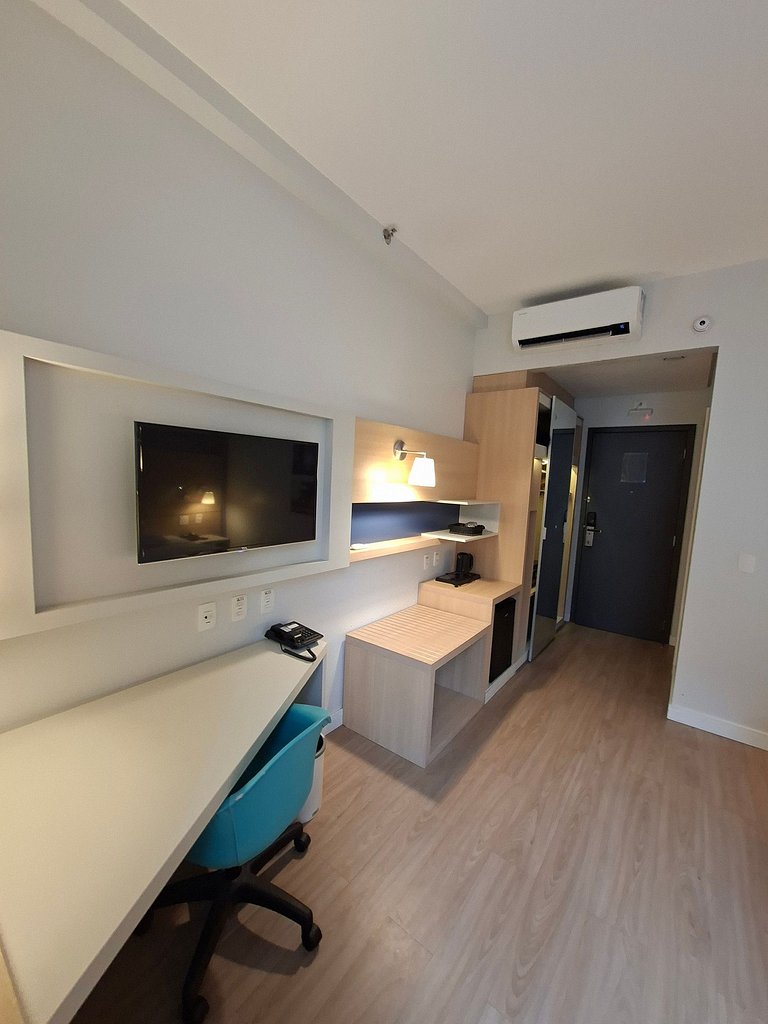 Flat com cama King na praia de Santos
