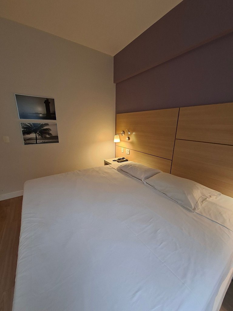 Flat com cama King na praia de Santos