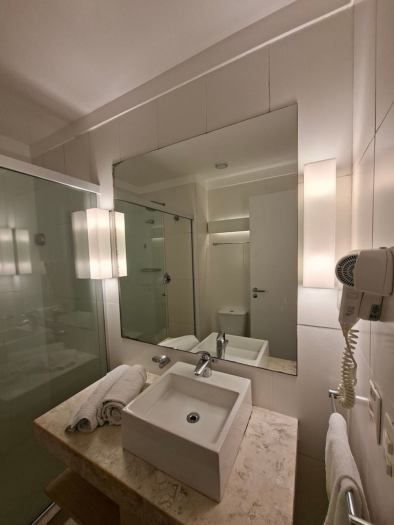 Flat com cama King na praia de Santos