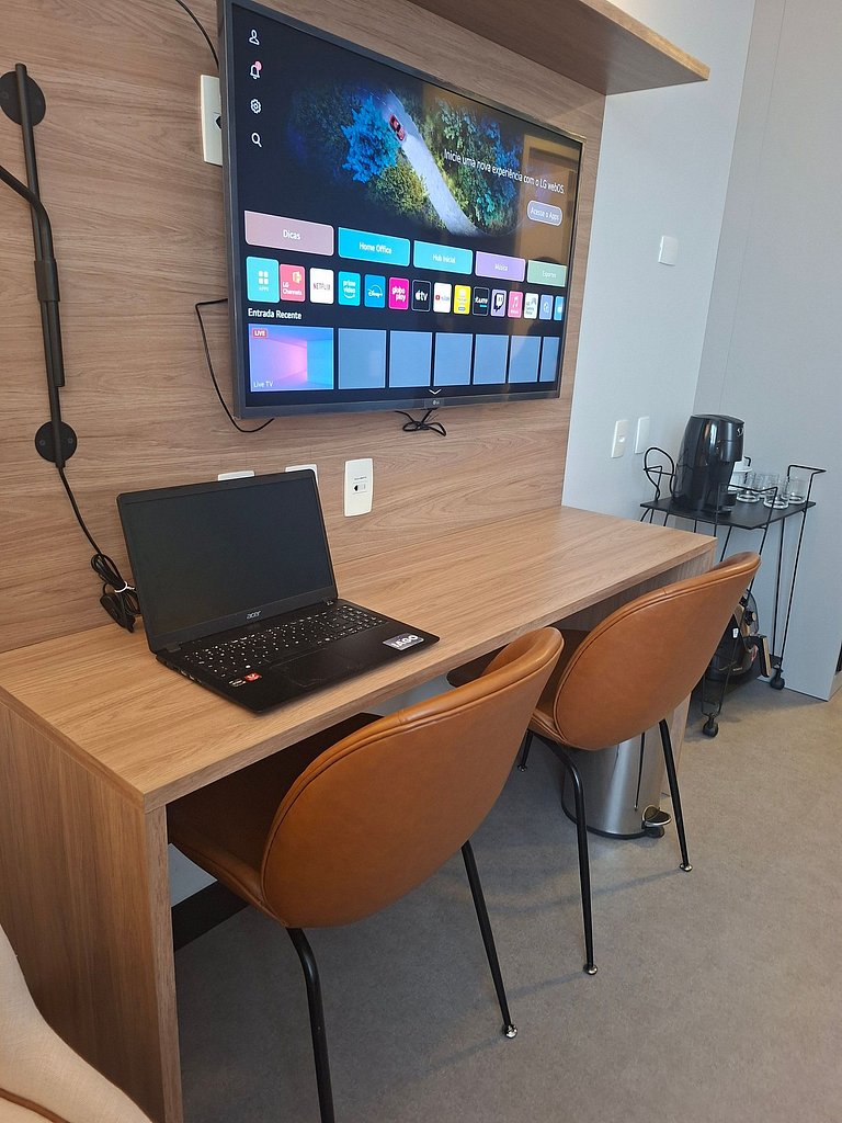 Studio a 50m da praia de Santos!