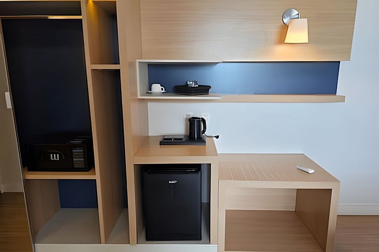 Flat com varanda e vista mar em Santos