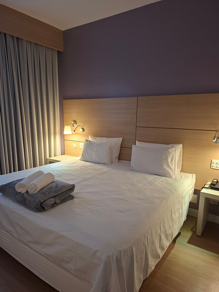 Studio com cama King 50m da praia
