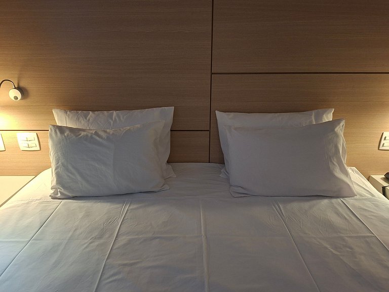Studio com cama King 50m da praia